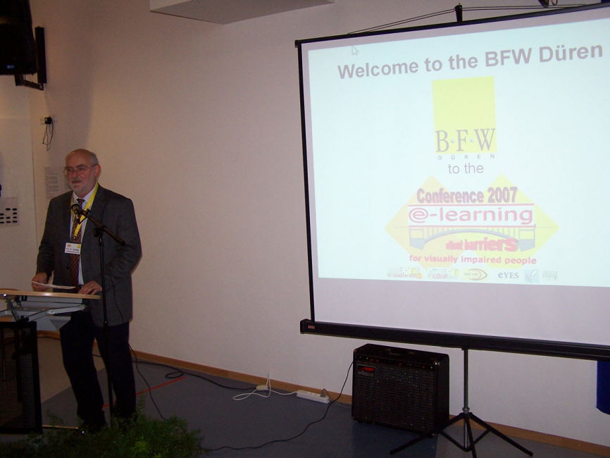 Picture of the Welcome speech by Dr Zeissig, Manager of BFW Dueren